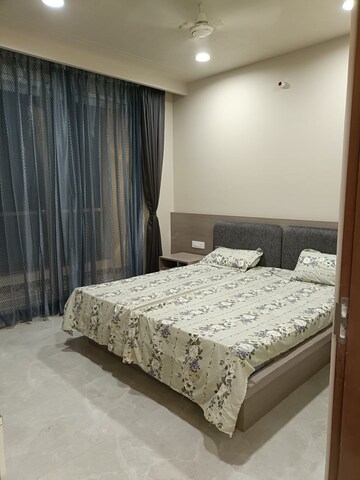 Bedroom in 3 BHK Apartment at Jeevan Sona Apartment, Santacruz West – for Sale