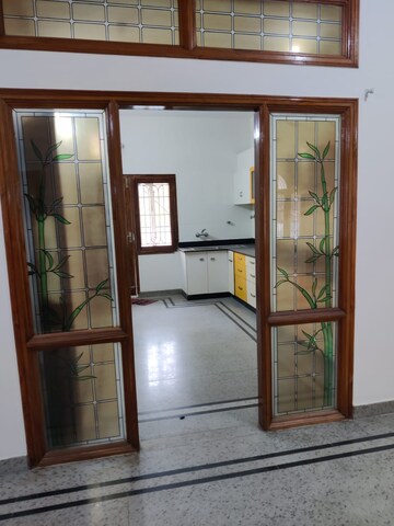 Room in 5 BHK Independent House at Ombr Layout – for Rent
