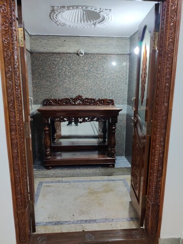 Furnished Amenities in 5 BHK Independent House at Ombr Layout – for Rent