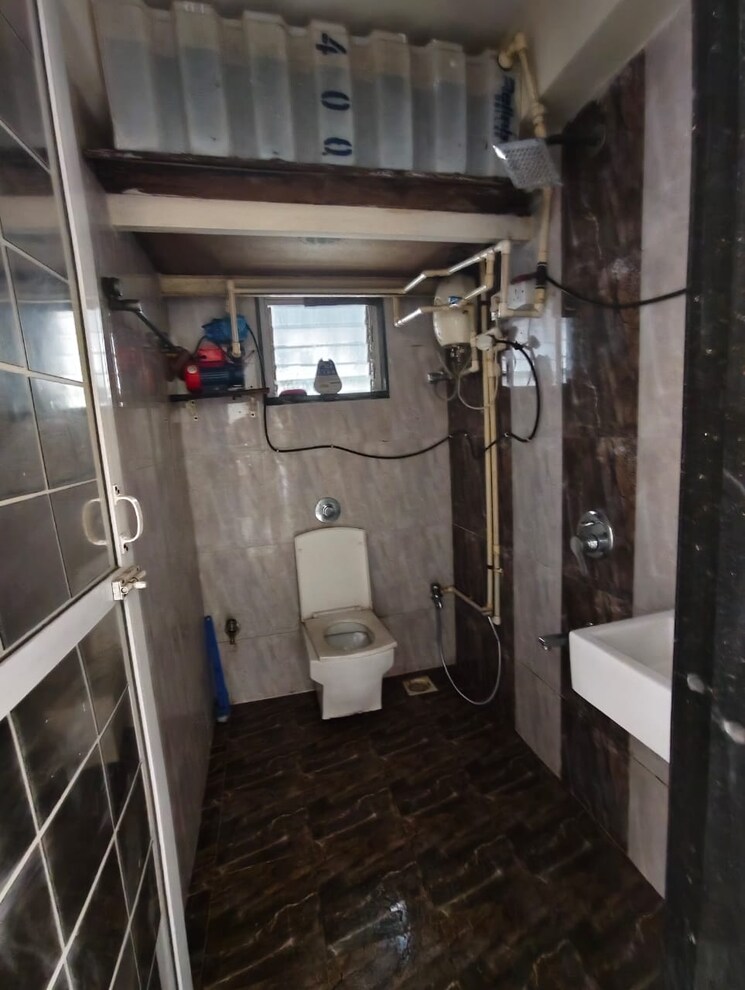 Bathroom, lotus-lotus-link-square 1 Bedroom 450 Sq.Ft. Apartment In Malad West Mumbai 9015376