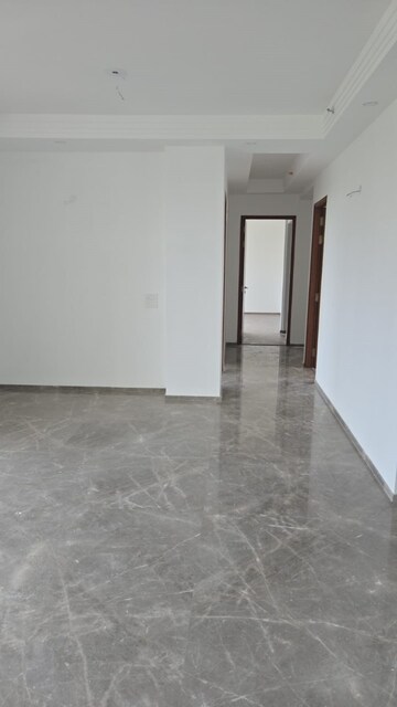 Room in 2 BHK Apartment at Sector 152 – for Sale