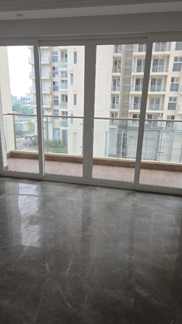 Room, sector 152 2 Bedroom 1350 Sq.Ft. Apartment In Sector 152 Noida 9015414