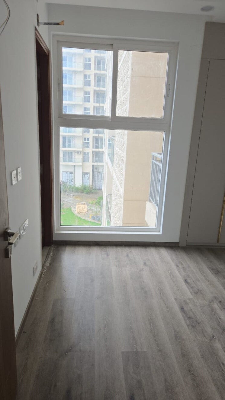 Room, sector 152 2 Bedroom 1350 Sq.Ft. Apartment In Sector 152 Noida 9015414