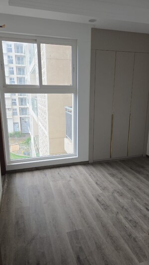 Room in 2 BHK Apartment at Sector 152 – for Sale