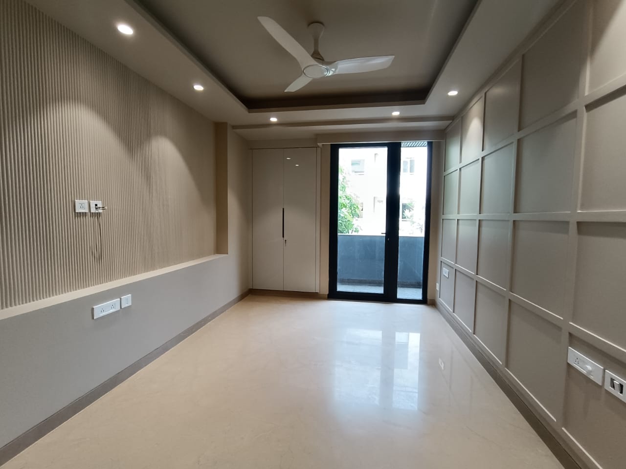 3 BHK + Servant Room Apartment For Sale in DLF The Ultima