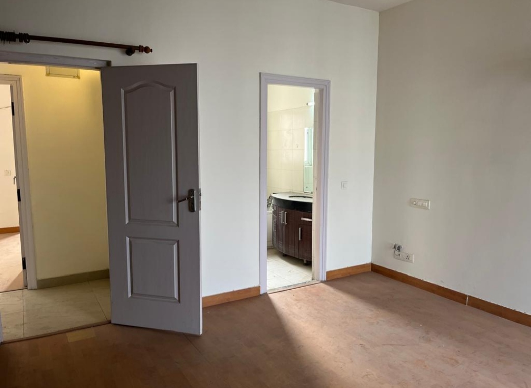 3 BHK + Extra Room Apartment For Rent in Conscient Heritage Max