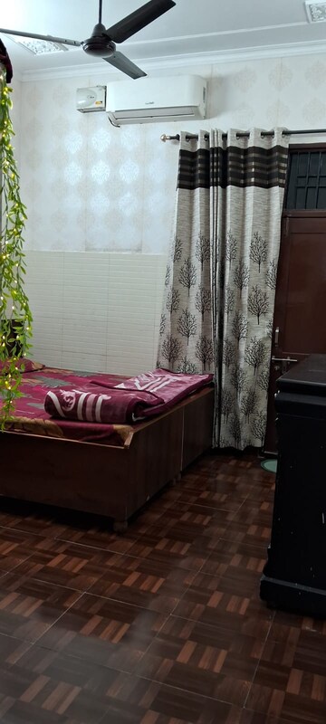 Bedroom in 2 BHK Builder Floor at Dhakoli – for Rent
