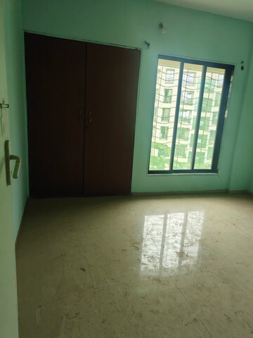 Room in 3 BHK Apartment at Sigrun Splendor, Vasai East – for Rent