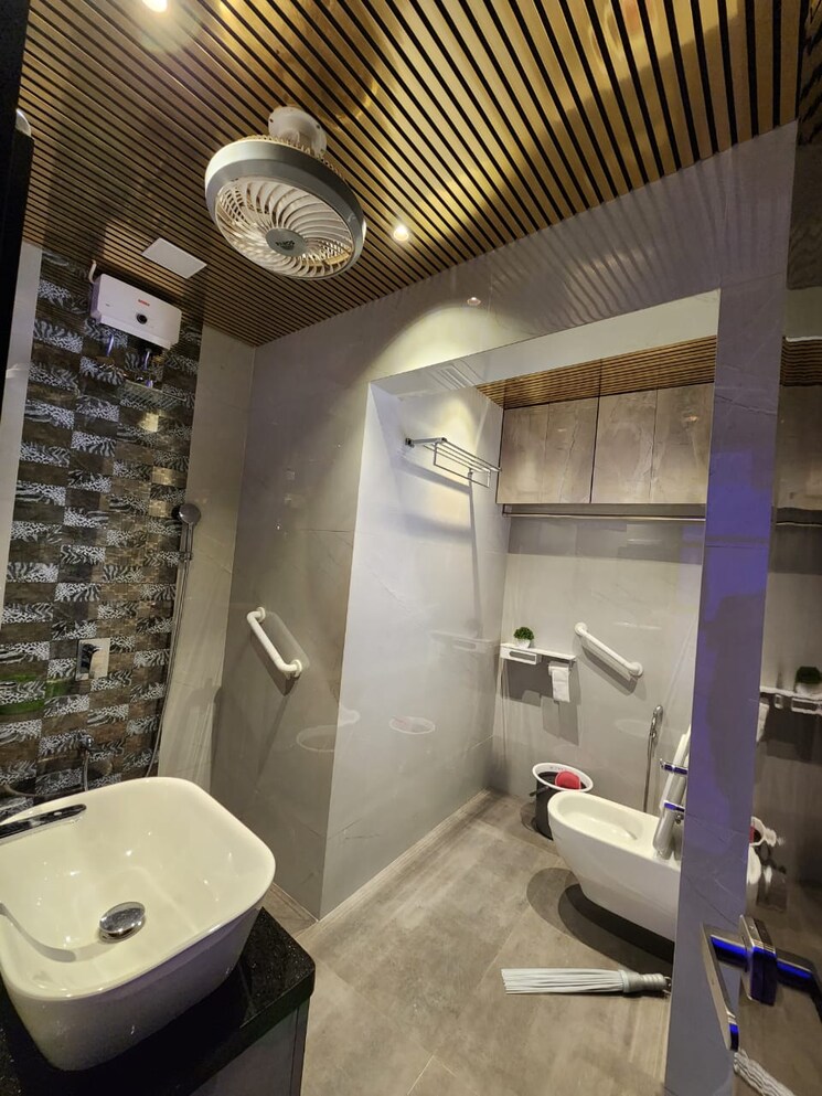 Bathroom, hiranandani-powai-park 2 Bedroom 880 Sq.Ft. Apartment In Powai Mumbai 9015600