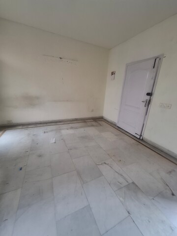 Bathroom in 1 BHK Builder Floor at Unitech Arcadia, South City 2 – for Sale