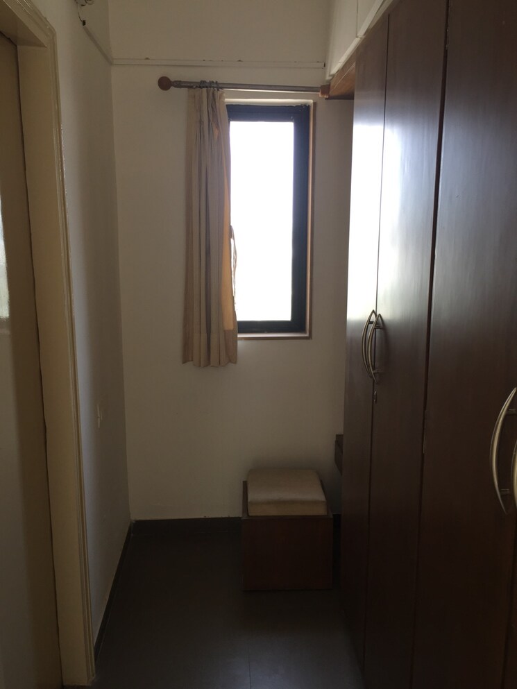 undefined, satellite 4 Bedroom 3000 Sq.Ft. Apartment In Satellite Ahmedabad 9015582