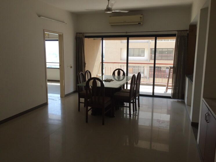 Living Room, satellite 4 Bedroom 3000 Sq.Ft. Apartment In Satellite Ahmedabad 9015582