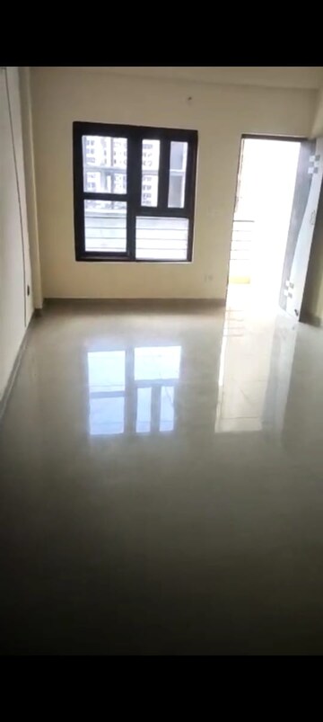 Room in 3 BHK Apartment at Vasu Fortune Residency, Raj Nagar Extension – for Rent