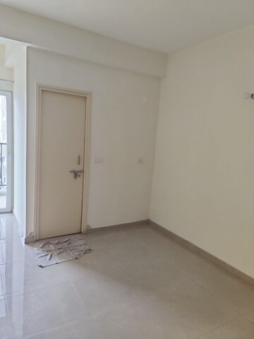 Room in 3 BHK Apartment at GLS Arawali Homes Phase 2, Sohna Sector 4 – for Rent