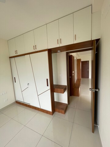 Room in 3 BHK Apartment at DSR Highland Greenz, Doddakannelli – for Rent