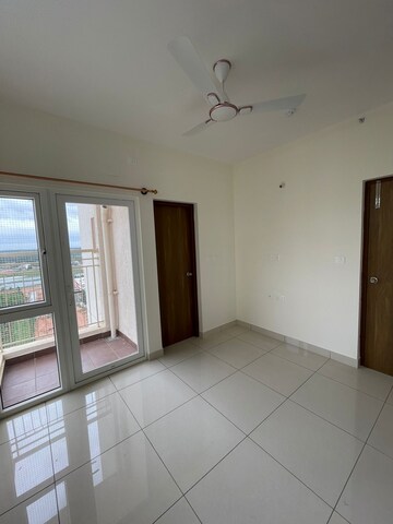 Room in 3 BHK Apartment at DSR Highland Greenz, Doddakannelli – for Rent