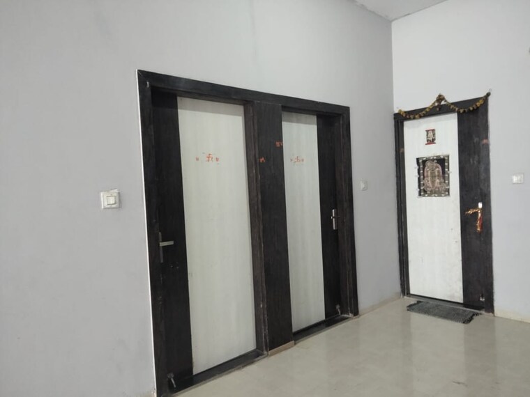 Room, limbodi Commercial Co Working Space 7500 Sq.Ft. In Limbodi Indore 9015684