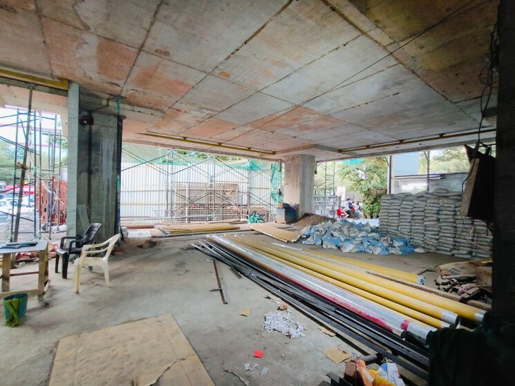  Parking, atul-corporate-avenue Commercial Showroom 7040 Sq.Ft. In Chakala Mumbai 9015682