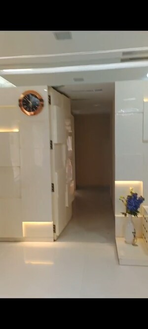 Bathroom in 5 BHK Apartment at Dynamic Panchsheel Heights, Kandivali West – for Sale