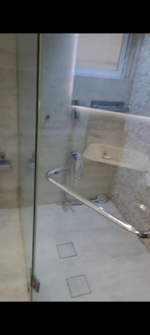 Bathroom in 5 BHK Apartment at Dynamic Panchsheel Heights, Kandivali West – for Sale