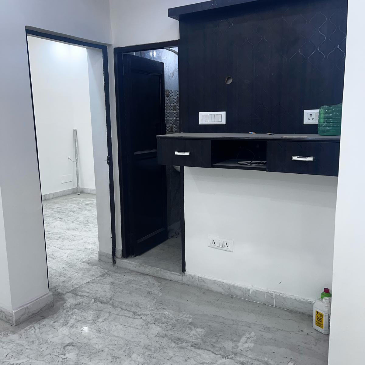 1 BHK + Extra Room Builder Floor For Rent in KG2 Apartments