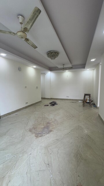 Room in 3 BHK Builder Floor at Palm Residency Chhatarpur, Chattarpur – for Rent