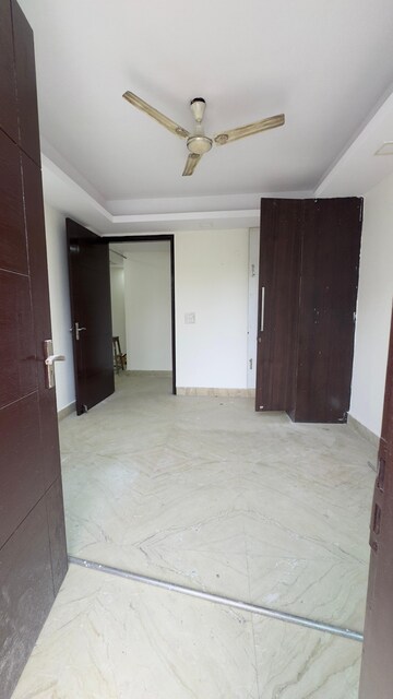 Room in 3 BHK Builder Floor at Palm Residency Chhatarpur, Chattarpur – for Rent