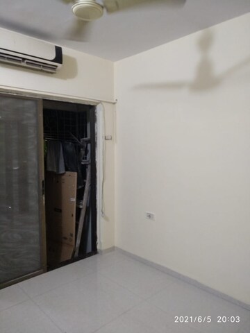 Bedroom in 2 BHK Apartment at Raj Mandir Complex, Mira Road – for Rent
