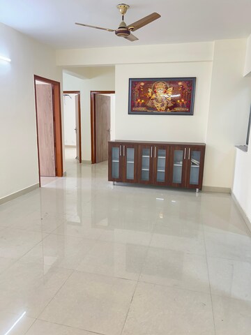 Room in 3 BHK Apartment at Golf Green Apartments, Sector 19 Dwarka – for Rent