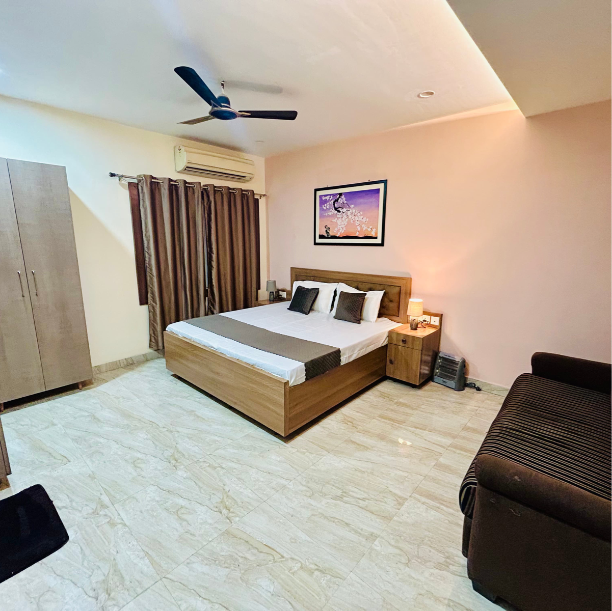 6 BHK + Servant Room 3200 Sq.Ft. Penthouse in LDA Parijaat Apartments