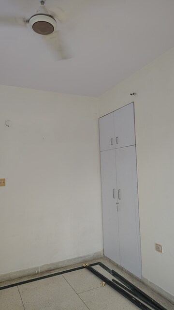 Furnished Amenities in 3 BHK Apartment at Ashiana The Heritage, Vaishali Sector 3 – for Rent