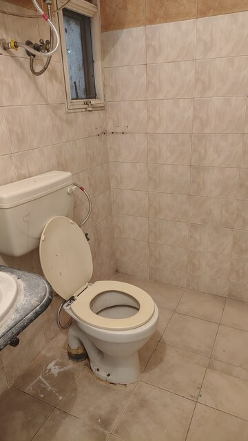 Bathroom in 3 BHK Apartment at Ashiana The Heritage, Vaishali Sector 3 – for Rent