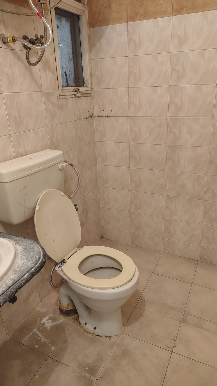 Bathroom, ashiana-the-heritage 3 Bedroom 2000 Sq.Ft. Apartment In Vaishali Sector 3 Ghaziabad 9015765