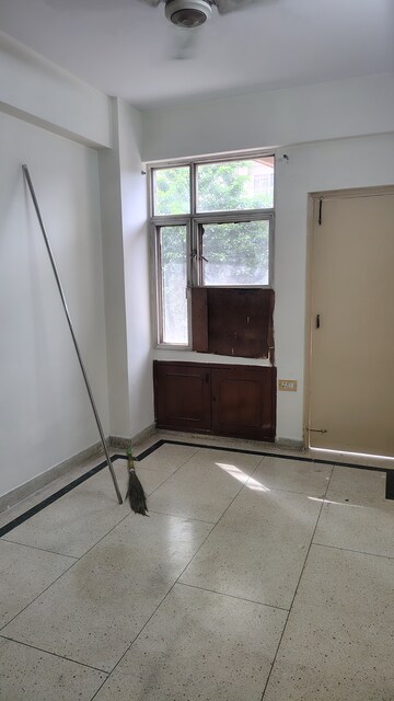 Furnished Amenities in 3 BHK Apartment at Ashiana The Heritage, Vaishali Sector 3 – for Rent