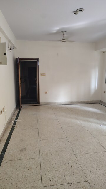 Furnished Amenities in 3 BHK Apartment at Ashiana The Heritage, Vaishali Sector 3 – for Rent