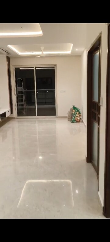 Room in 4 BHK Apartment at Aurobindo Kohinoor, Serilingampally – for Rent