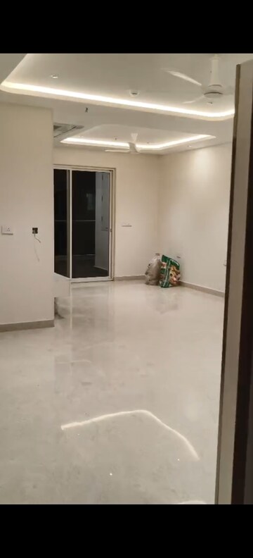 Room in 4 BHK Apartment at Aurobindo Kohinoor, Serilingampally – for Rent