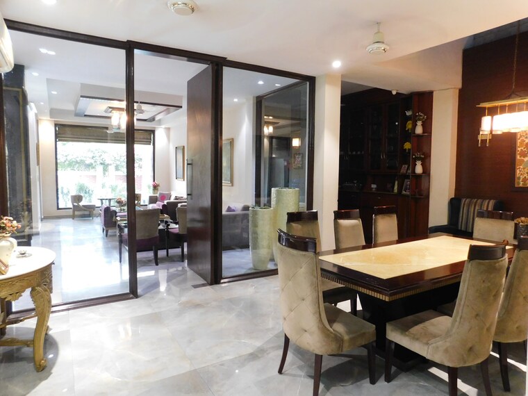 Gym, sector 55 6+ Bedroom 375 Sq.Ft. Villa In Sector 55 Noida 9015812