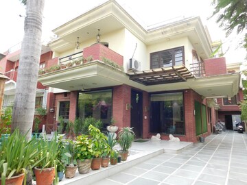 6+ BHK Villa For Sale in Sector 55