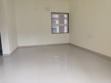 Room in 2 BHK Apartment at Indiabulls Greens, New Panvel – for Rent