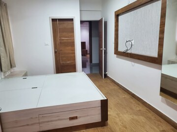 Room in 2 BHK Builder Floor at Cunningham Apartments, Vasanth Nagar – for Rent