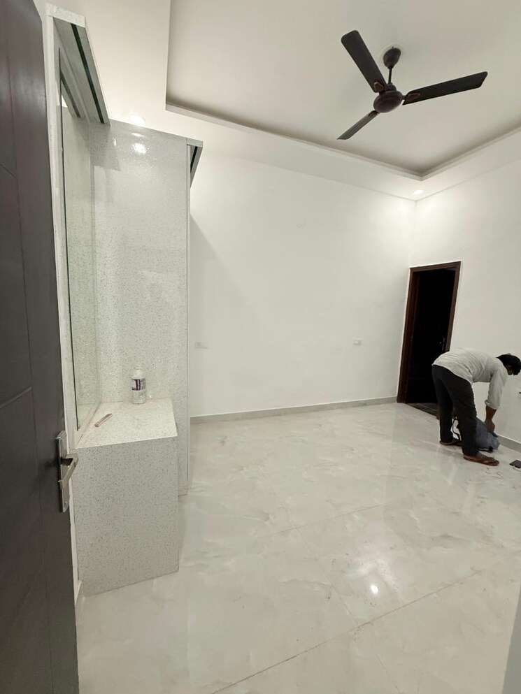 Bathroom, rwa-apartments 3.5 Bedroom 1800 Sq.Ft. Independent House In Sector 31 Noida 9015860