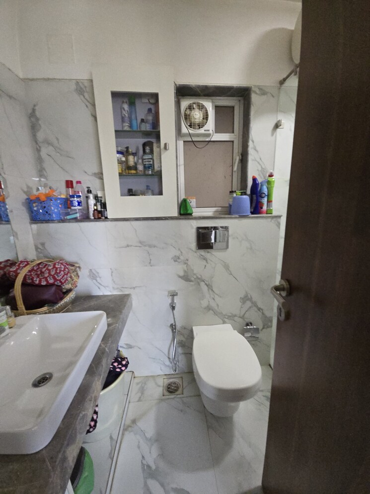 Bathroom, raheja-ridgewood 2 Bedroom 1050 Sq.Ft. Apartment In Goregaon East Mumbai 9015831