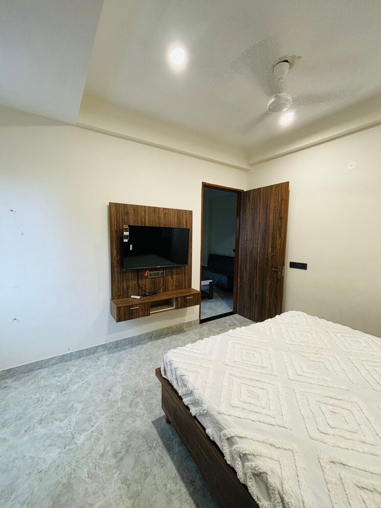 Bedroom, sector 52 3 Bedroom 1950 Sq.Ft. Builder Floor In Sector 52 Gurgaon 9015859