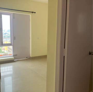 Room in 3 BHK Apartment at Shiv Sai Ozone Park, Sector 86 – for Rent