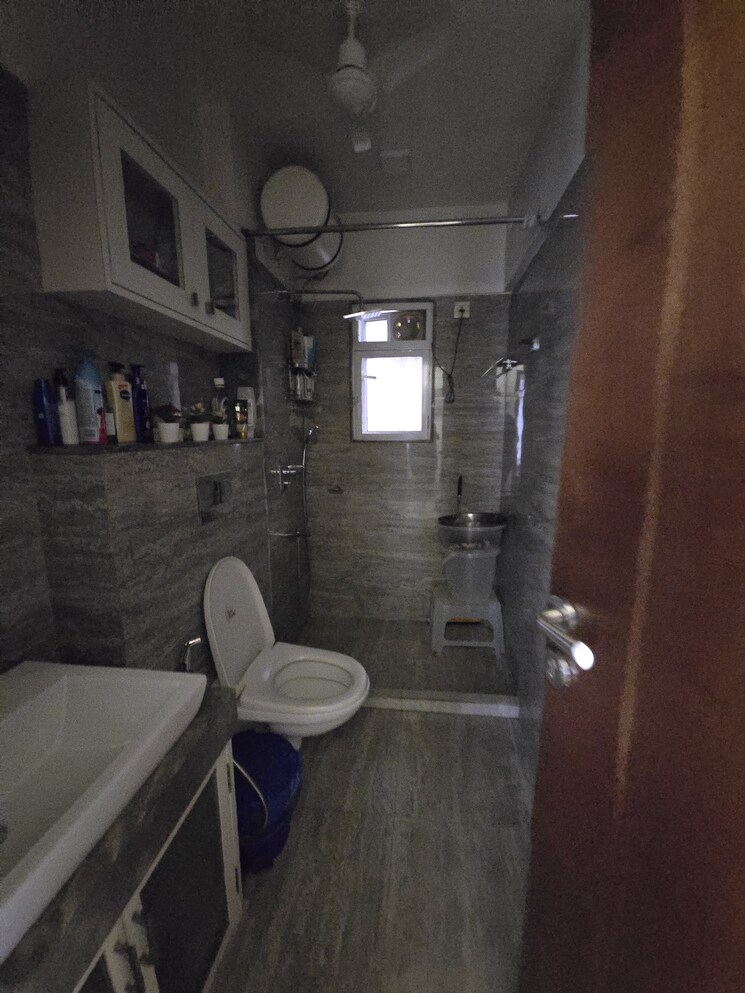 Bathroom, raheja-ridgewood 2 Bedroom 1050 Sq.Ft. Apartment In Goregaon East Mumbai 9015875