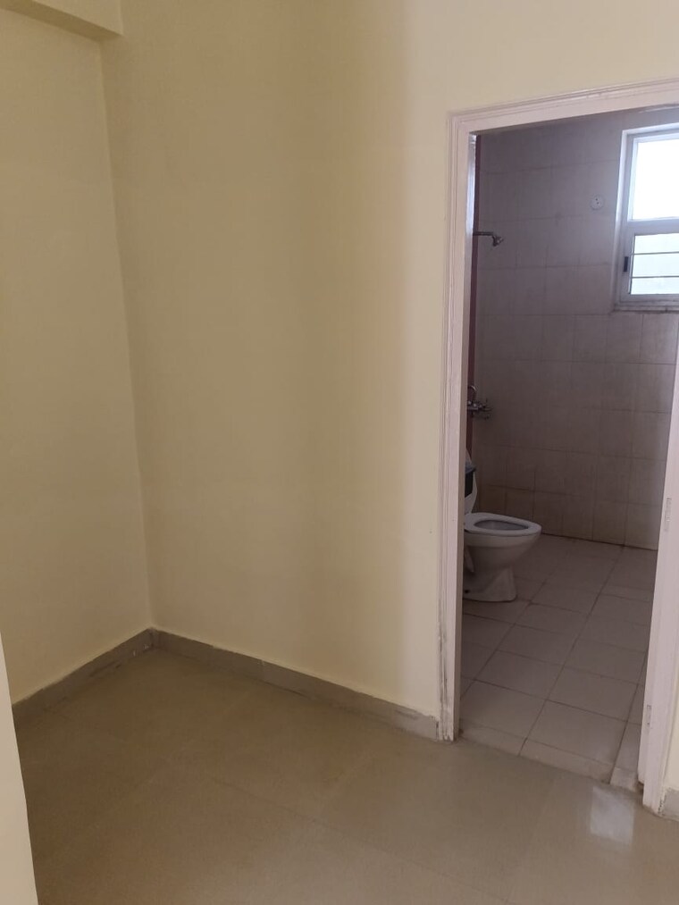 Room, indira nagar 3 Bedroom 1350 Sq.Ft. Apartment In Indira Nagar Lucknow 9015894