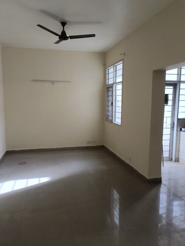 Room, indira nagar 3 Bedroom 1350 Sq.Ft. Apartment In Indira Nagar Lucknow 9015894