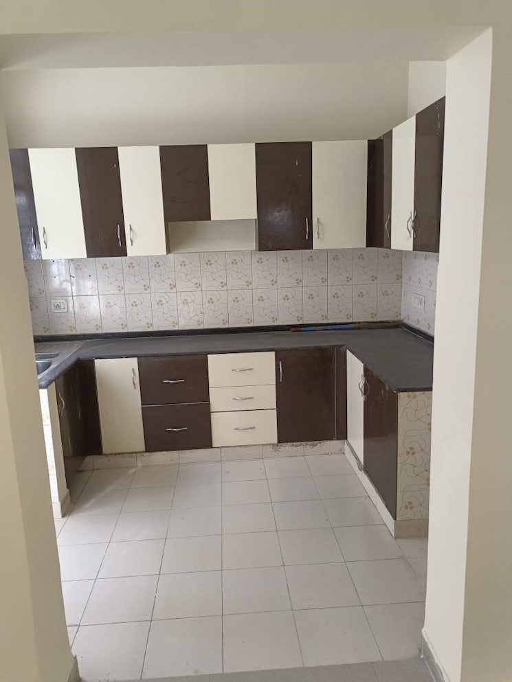Kitchen, indira nagar 3 Bedroom 1350 Sq.Ft. Apartment In Indira Nagar Lucknow 9015894