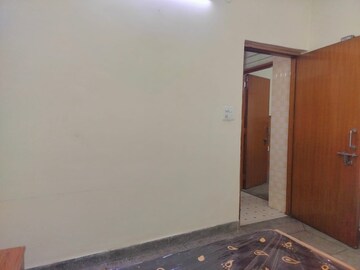 Room in 3 BHK Apartment at RWA Jasola Sector 7, Jasola – for Sale